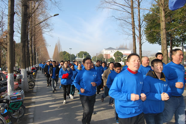 上海滬工閥門廠參與嘉定區(qū)元旦長跑活動3-長跑途中