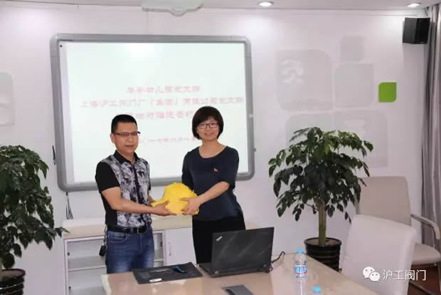 �Ϻ������y�T�S�h֧����ӛ���͞��Aͤ� �׃��@������һ��ͯ���Y��