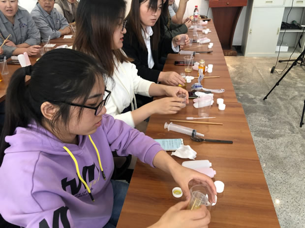 華亭鎮(zhèn)總工會活動進(jìn)企項目之金秋十月護(hù)手霜DIY活動(圖3)